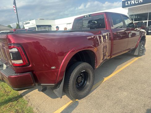 Used 2022 RAM 3500 Laramie w/ Night Edition AWD/4WD image 4