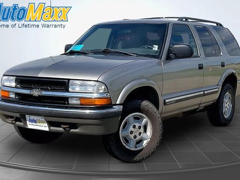 Used 2000 Chevrolet Blazer LS w/ LS Preferred Equipment Group AWD/4WD image 1