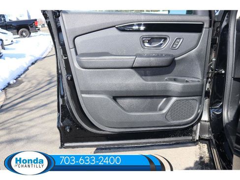 New 2025 Honda Pilot Touring image 27