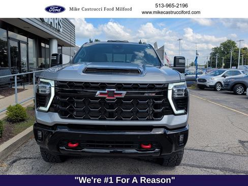 Used 2025 Chevrolet Silverado 2500 ZR2 w/ Technology Package AWD/4WD image 2
