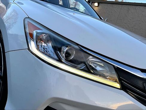 Used 2016 Honda Accord Sport image 25