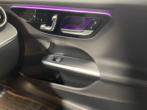 Used 2025 Mercedes-Benz C 300 4MATIC Sedan image 27