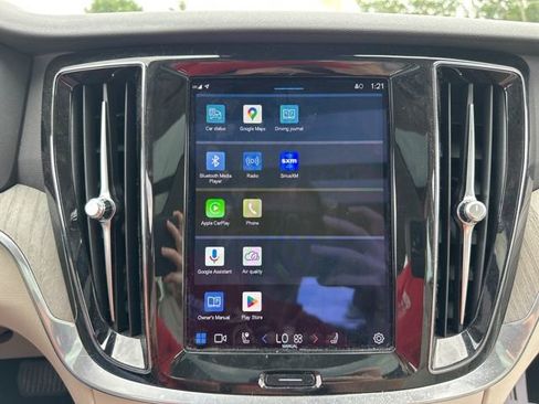 Used 2024 Volvo S60 B5 Plus image 36