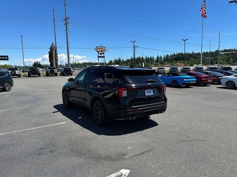 Certified 2025 Ford Explorer ST AWD/4WD image 4