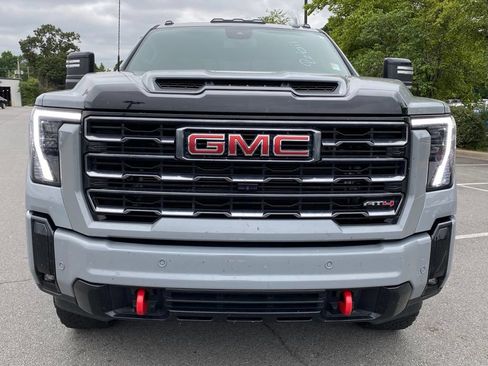 Used 2025 GMC Sierra 2500 AT4 AWD/4WD image 2