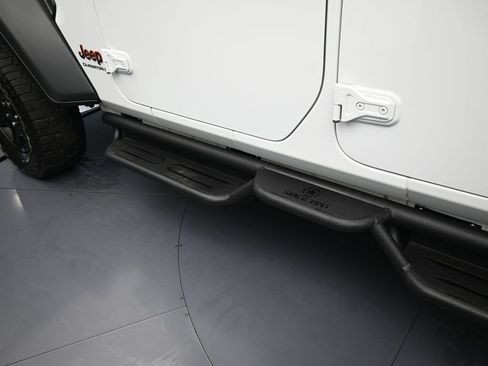 Used 2023 Jeep Gladiator Mojave image 34