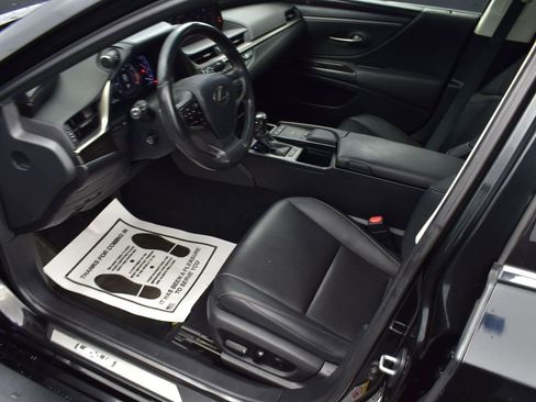 Used 2019 Lexus ES 350 w/ Premium Package image 12