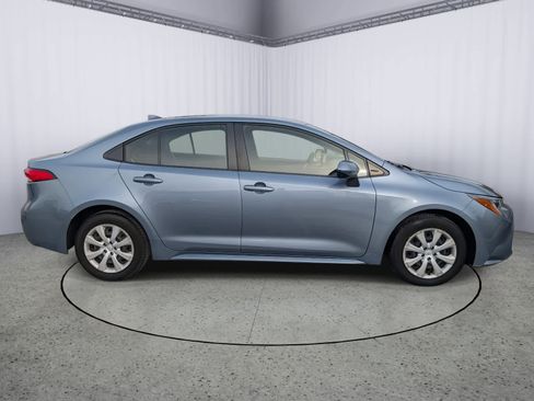 Used 2023 Toyota Corolla LE image 2