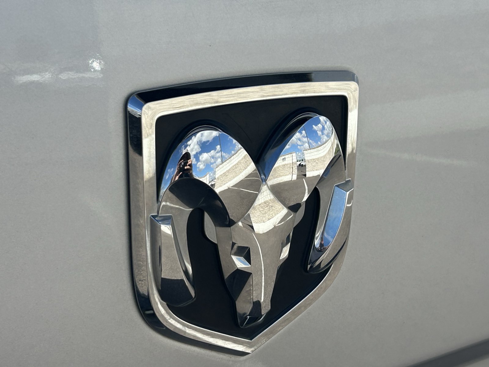 Used 2018 RAM 2500 SLT AWD/4WD image 9