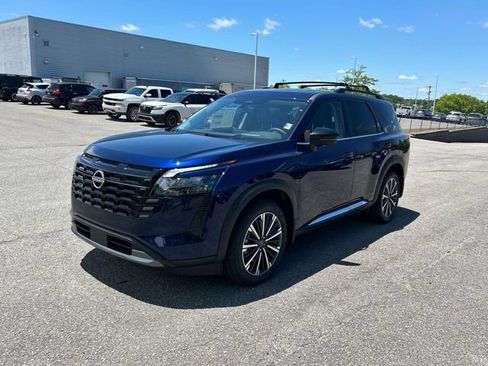 New 2026 Nissan Pathfinder Platinum w/ Cargo Package AWD/4WD image 7