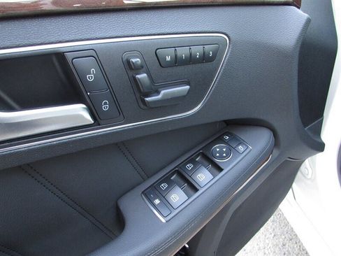 Used 2013 Mercedes-Benz E 350 4MATIC Wagon image 10