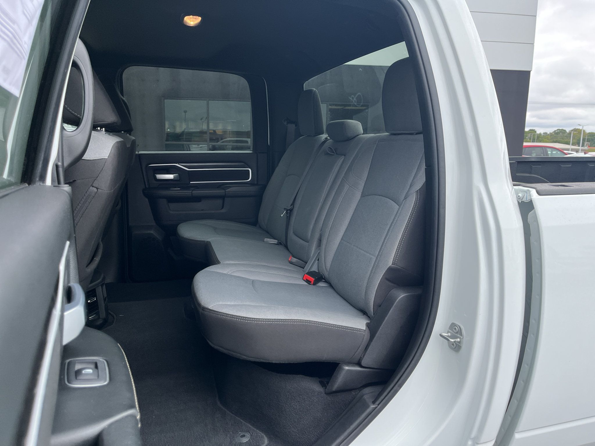 Used 2024 RAM 2500 Big Horn AWD/4WD image 37