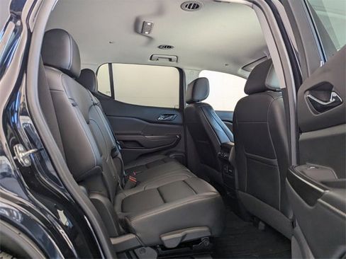 Used 2021 GMC Acadia SLT w/ Elevation Edition image 17