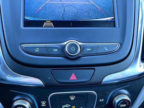 Used 2020 Chevrolet Equinox LT image 14