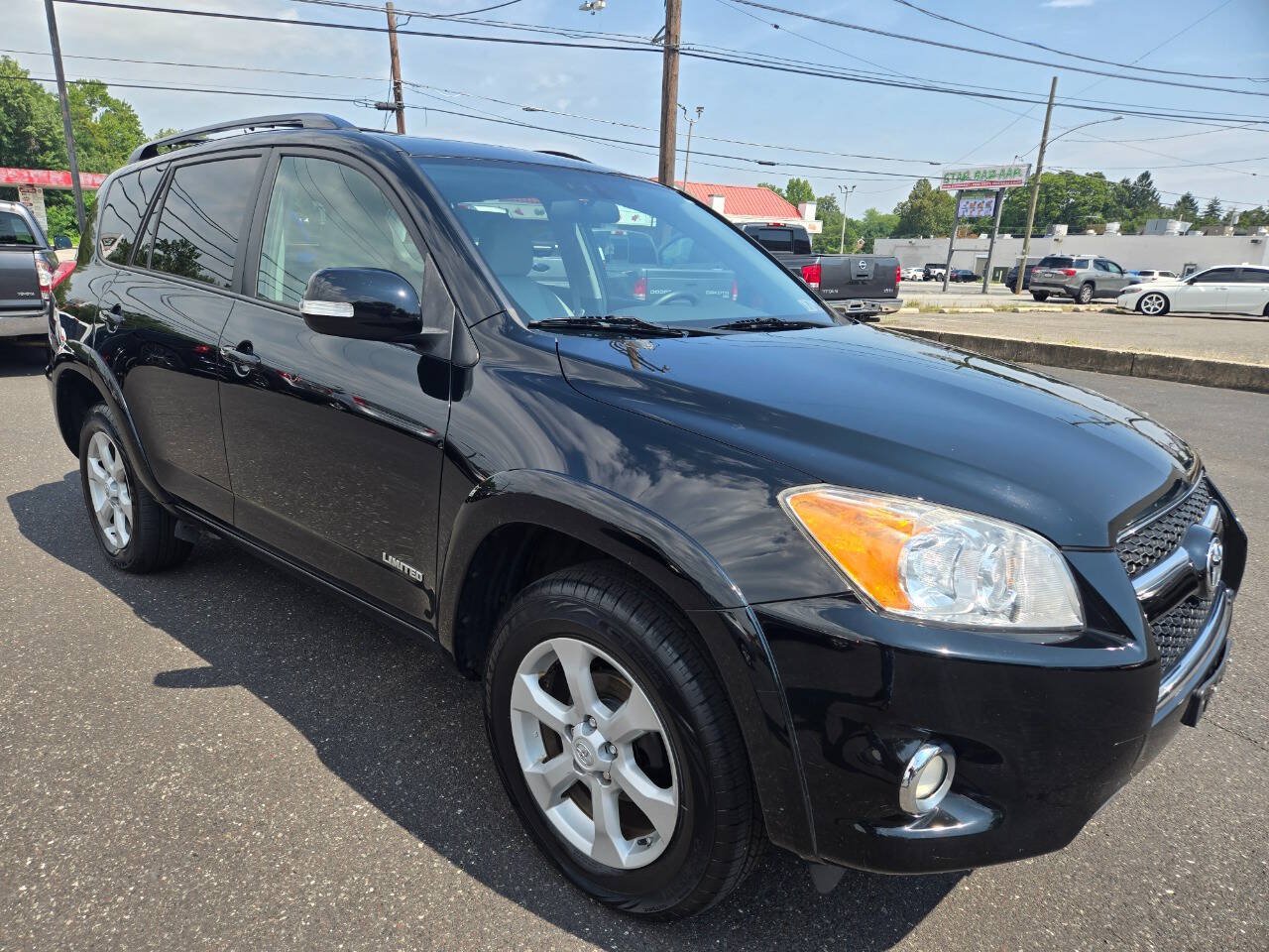Used 2011 Toyota RAV4 Limited w/ Limited Extra Value Pkg AWD/4WD image 4