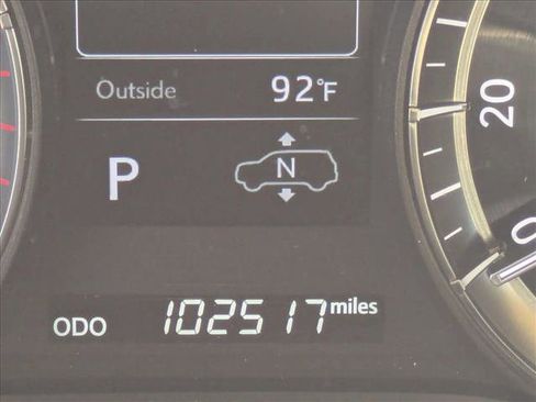 Used 2020 Lexus LX 570 4WD w/ Luxury Package image 10