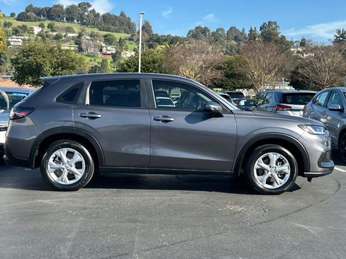 Certified 2024 Honda HR-V LX image 2