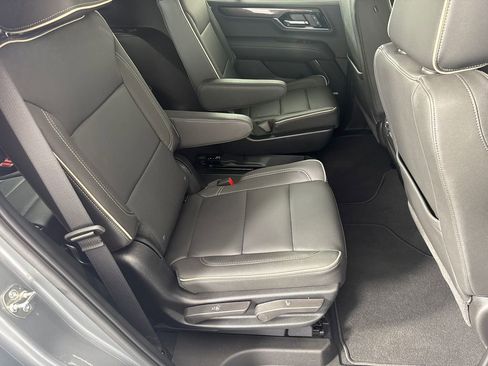 New 2025 GMC Yukon Elevation image 15
