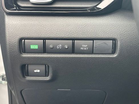 New 2025 Nissan Sentra SR image 15