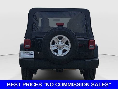 Used 2016 Jeep Wrangler Unlimited Sport w/ Connectivity Group AWD/4WD image 4