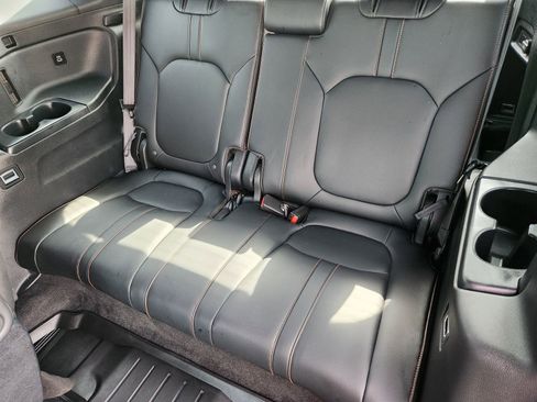 Used 2023 Honda Pilot TrailSport image 34