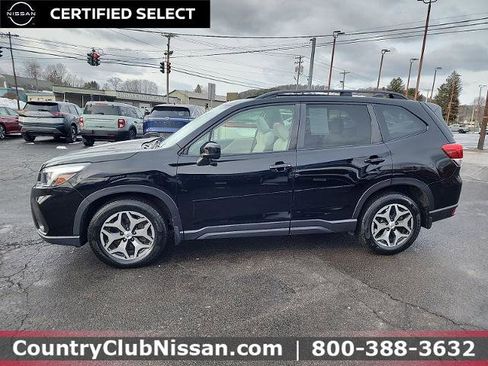 Used 2020 Subaru Forester Premium image 5