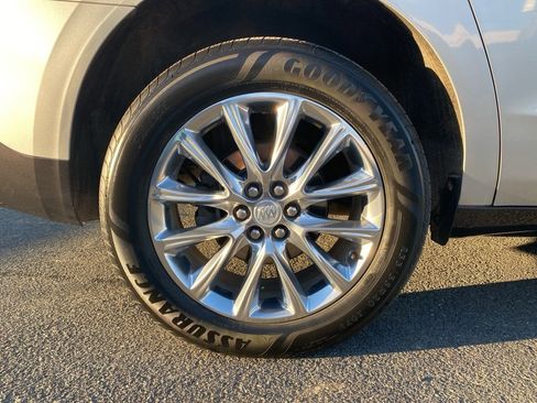 Used 2021 Buick Enclave Premium w/ Sun and Sites Package image 7