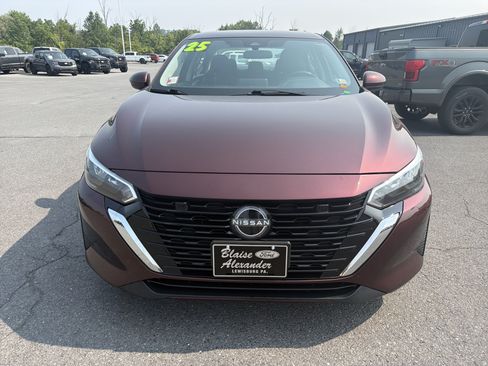 Used 2025 Nissan Sentra SV FWD image 14