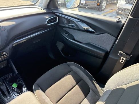 Used 2023 Chevrolet TrailBlazer LT FWD image 21
