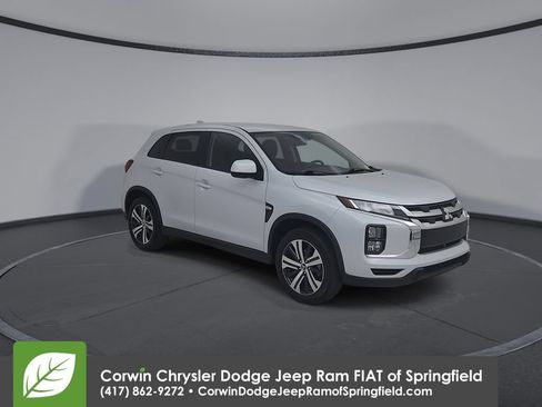 Used 2025 Mitsubishi Outlander Sport ES AWD/4WD image 3