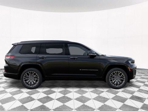 New 2026 Jeep Grand Cherokee L Summit w/ Advanced Protech Group IV AWD/4WD image 29