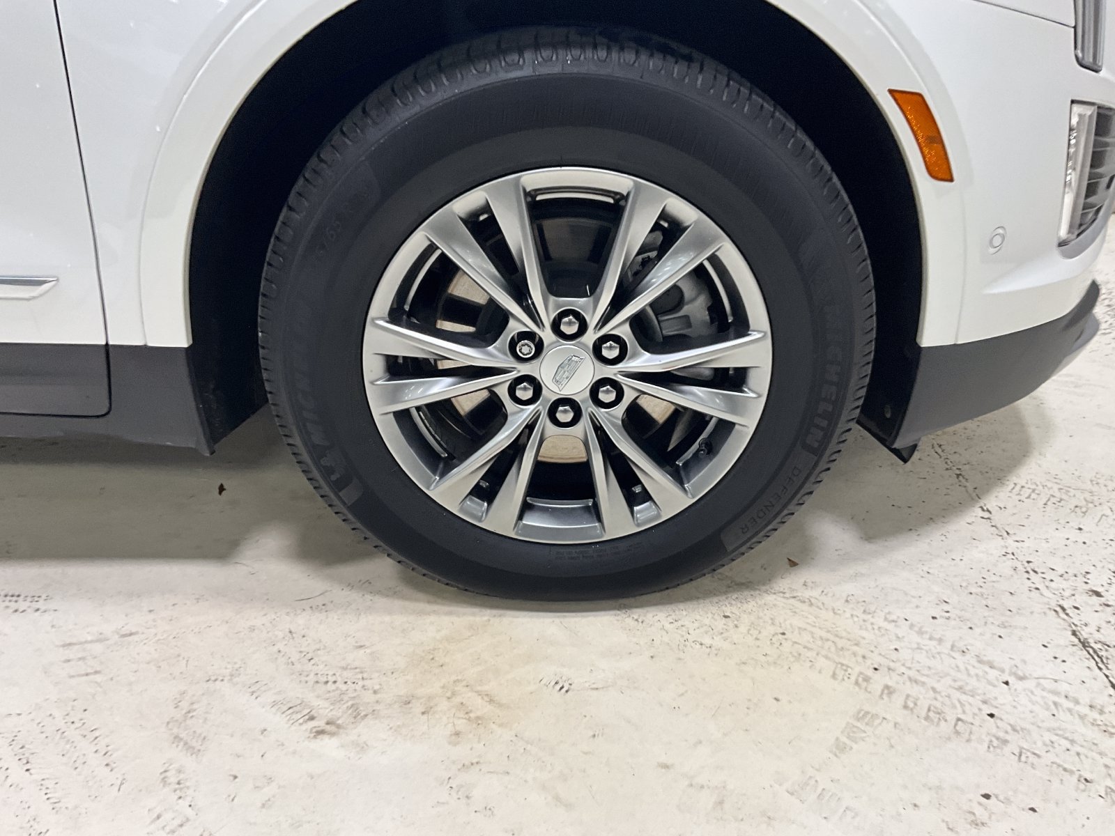Used 2023 Cadillac XT5 Premium Luxury w/ Technology Package AWD/4WD image 12