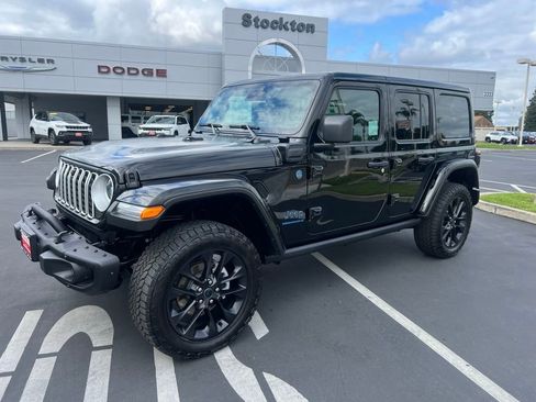 Used 2025 Jeep Wrangler Backcountry 4xe AWD/4WD image 3