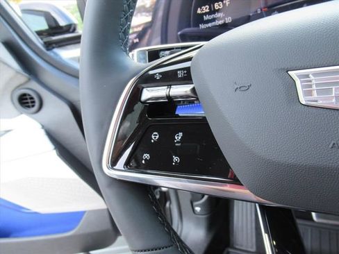 New 2026 Cadillac Optiq Sport 2 image 18