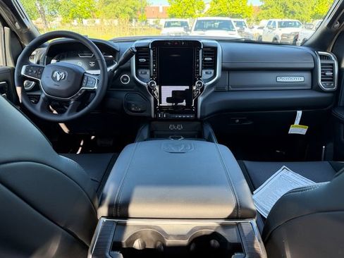 New 2026 RAM 2500 Laramie w/ Night Edition AWD/4WD image 29