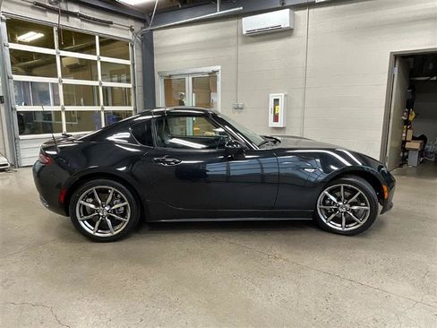 Used 2022 MAZDA MX-5 Miata RF Grand Touring RWD image 6