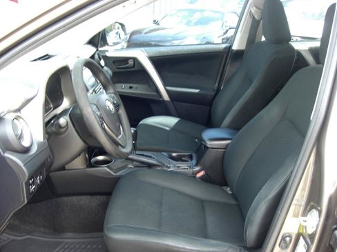 Used 2015 Toyota RAV4 LE FWD image 20