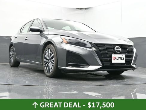 Used 2023 Nissan Altima 2.5 SV image 43