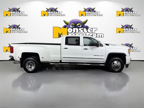 Used 2019 GMC Sierra 3500 Denali image 4