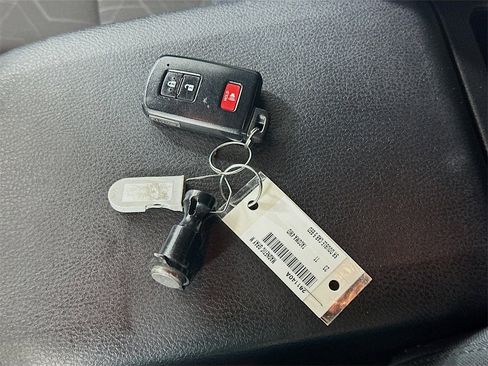 Used 2023 Toyota Tacoma TRD Sport image 34