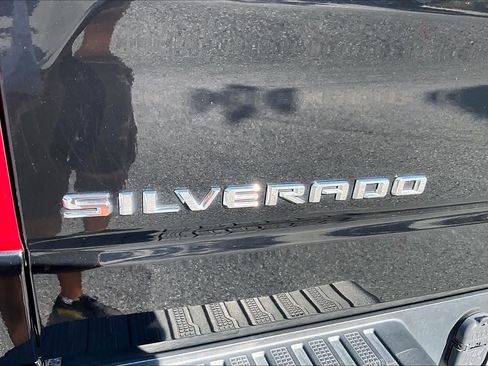 Used 2021 Chevrolet Silverado 1500 LT w/ Z71 Off-Road Package AWD/4WD image 30