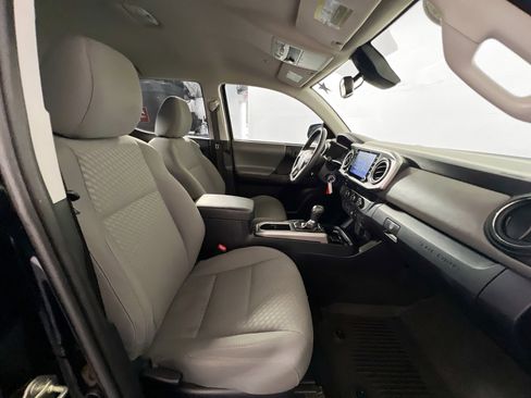 Used 2020 Toyota Tacoma SR5 image 30