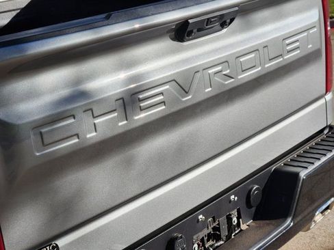 Used 2024 Chevrolet Silverado 1500 LT Trail Boss w/ Convenience Package II image 9