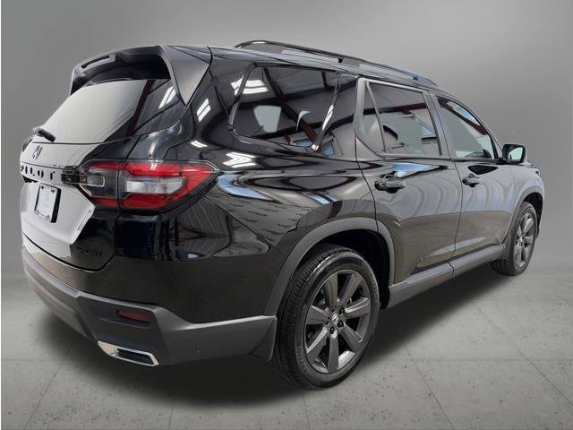 Certified 2025 Honda Pilot Sport image 6