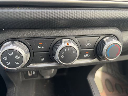 Used 2021 Nissan Kicks S image 14