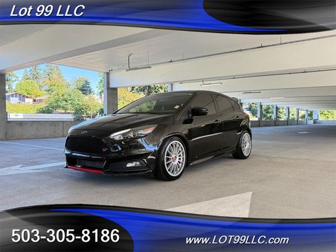 Used 2016 Ford Focus ST w/ Equipment Group 401A FWD image 2