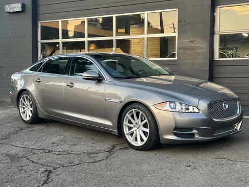 Used 2011 Jaguar XJ L image 8