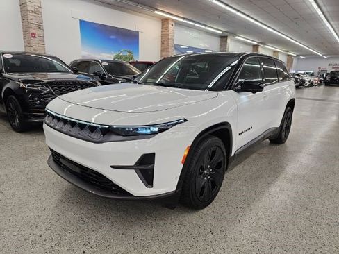 Used 2024 Jeep Wagoneer Launch Edition image 1