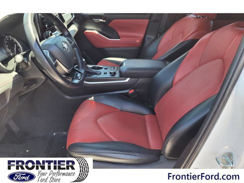 Used 2022 Toyota Highlander XSE AWD/4WD image 21