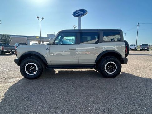 New 2025 Ford Bronco Outer Banks w/ Sasquatch Package image 4